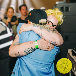 一次找两个鸭子来添p
